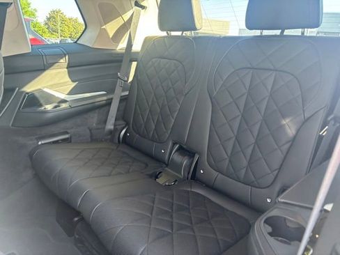 Used 2024 BMW X7 xDrive40i AWD/4WD image 5