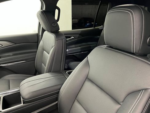 New 2026 Chevrolet Traverse LT w/ Enhanced Driving Package image 17