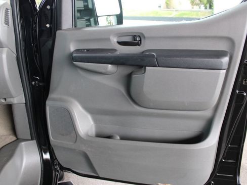 Used 2017 Nissan NV 3500 SL RWD image 13