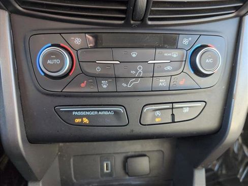 Used 2018 Ford Escape SE image 15