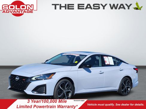 Used 2024 Nissan Altima 2.5 SR w/ SR Premium Package image 1