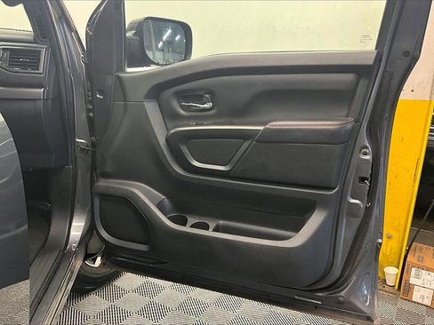 Used 2023 Nissan Titan PRO-4X image 25