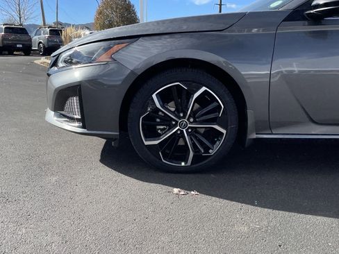 New 2025 Nissan Altima 2.5 SR w/ SR Premium Package image 9