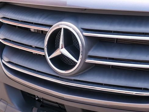 Used 2023 Mercedes-Benz Sprinter 4500 image 10
