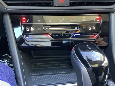 New 2026 Volkswagen Jetta SE FWD image 24