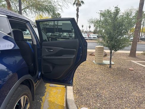 Used 2020 Nissan Murano SV w/ Premium Package image 5