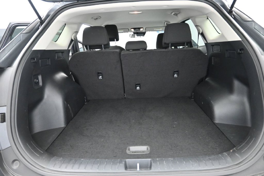 Used 2026 Kia Sportage LX FWD image 15
