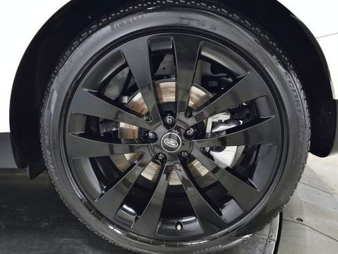 Used 2025 Land Rover Range Rover Sport SE AWD/4WD image 14