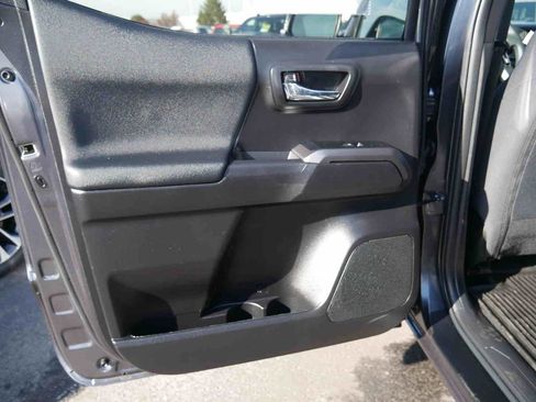 Used 2023 Toyota Tacoma TRD Off-Road image 14