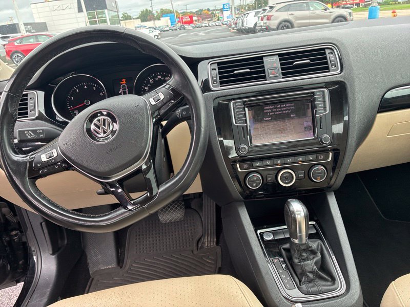 Used 2017 Volkswagen Jetta SEL FWD image 10