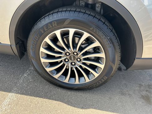 Used 2023 Lincoln Aviator Reserve w/ Equipment Group 201A AWD/4WD image 7