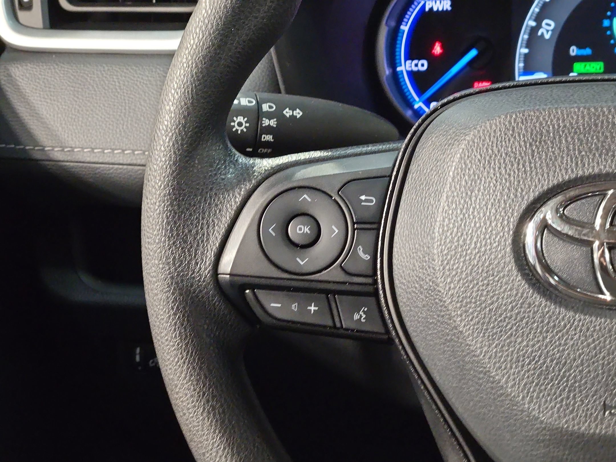 Used 2024 Toyota RAV4 LE AWD/4WD image 26