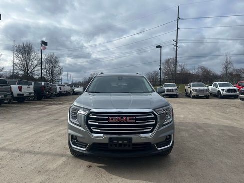 Used 2023 GMC Terrain SLT AWD/4WD image 3