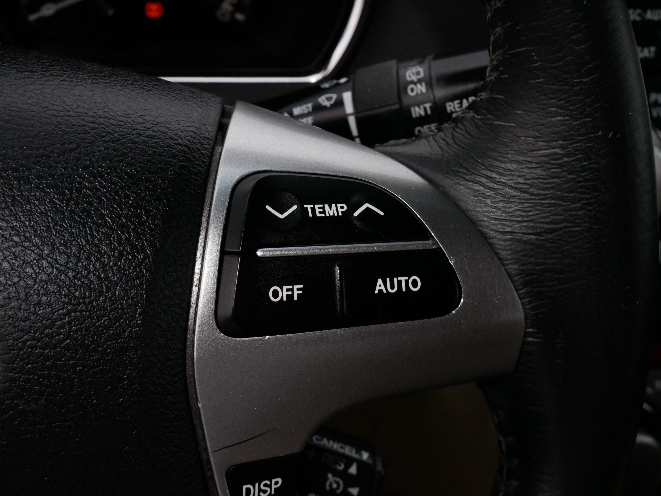 Used 2012 Toyota Highlander Limited w/ Tow Pkg AWD/4WD image 25