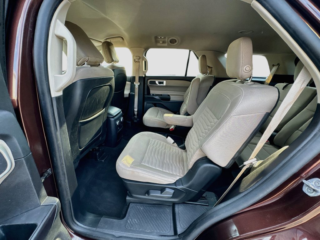 Used 2020 Ford Explorer XLT w/ Comfort Package RWD image 29