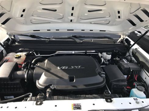 Used 2021 Chevrolet Colorado W/T RWD image 11