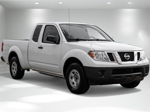 Used 2019 Nissan Frontier S image 5