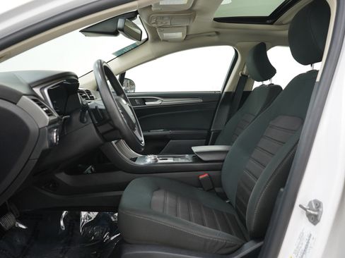 Used 2019 Ford Fusion SE image 21