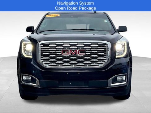 Used 2019 GMC Yukon Denali w/ Denali Ultimate Package image 2