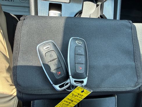 Used 2023 Nissan Rogue S FWD image 23