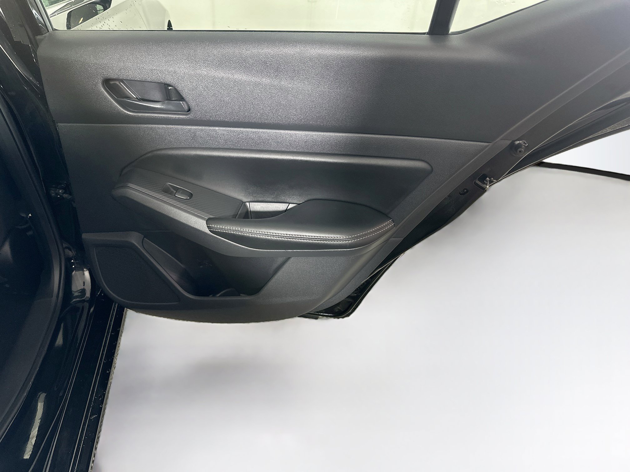 Used 2025 Nissan Altima 2.5 SV FWD image 27