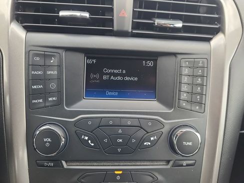 Used 2018 Ford Fusion SE FWD image 20