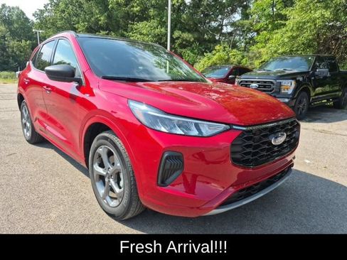 Used 2023 Ford Escape ST-Line w/ Tech Pack #1 AWD/4WD image 7