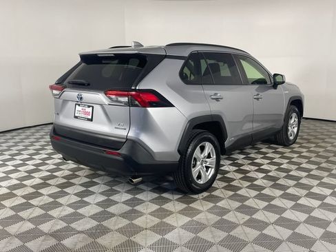 Used 2020 Toyota RAV4 LE AWD/4WD image 24