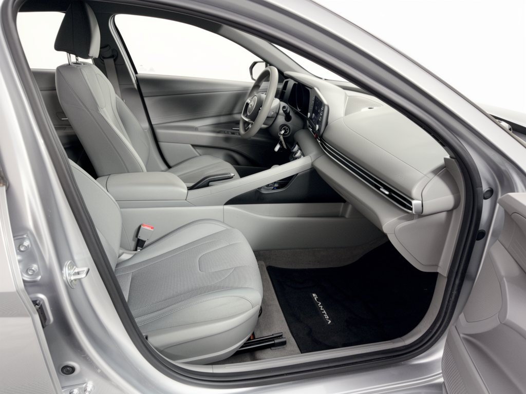 Used 2021 Hyundai Elantra SE FWD image 30