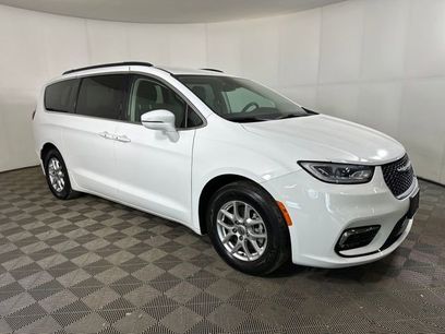Used 2022 Chrysler Pacifica Touring-L