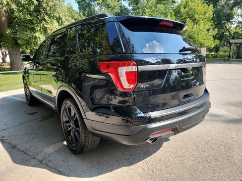 Used 2018 Ford Explorer XLT w/ Equipment Group 202A image 4