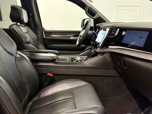 Used 2022 Jeep Wagoneer Series II w/ Convenience Group I image 16