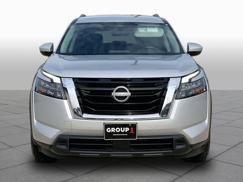 Used 2024 Nissan Pathfinder SV FWD image 4