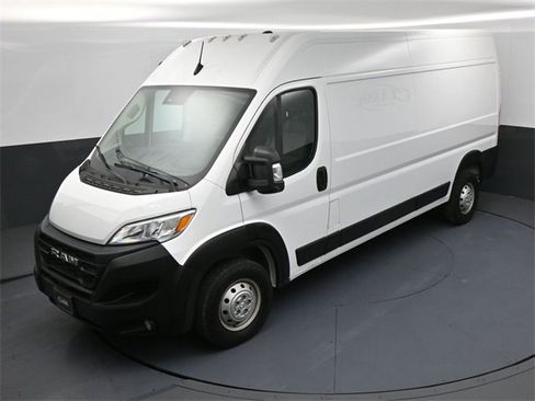 Used 2023 RAM ProMaster 2500 w/ Driver Convenience Group image 14