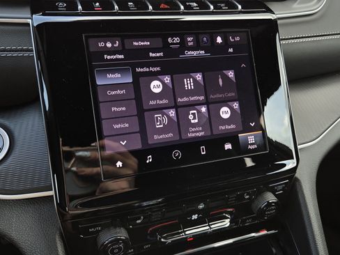 New 2025 Jeep Grand Cherokee Altitude image 7