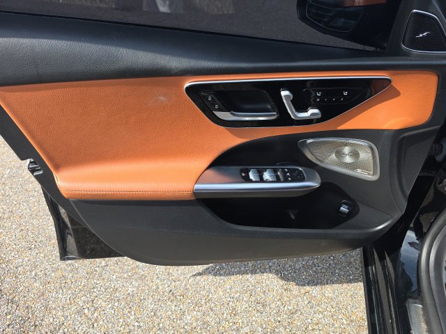 Used 2022 Mercedes-Benz C 300 Sedan image 9