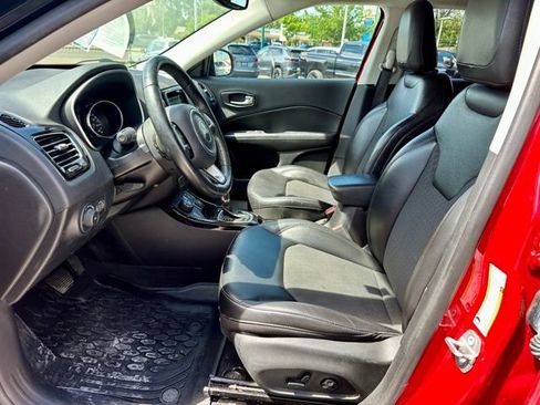 Used 2019 Jeep Compass Latitude AWD/4WD image 12