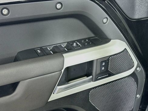 Used 2024 Land Rover Defender 110 X-Dynamic SE AWD/4WD image 18