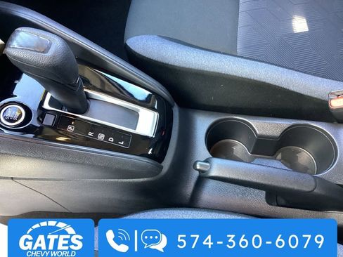 Used 2025 Nissan Versa SV FWD image 28