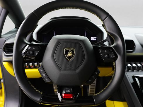 Used 2020 Lamborghini Huracan EVO RWD image 14