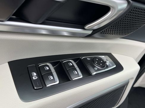 New 2025 Kia Telluride S image 25