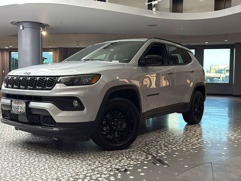 Used 2025 Jeep Compass Latitude w/ Altitude Special Edition image 34