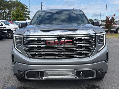 Used 2024 GMC Sierra 1500 Denali AWD/4WD image 3