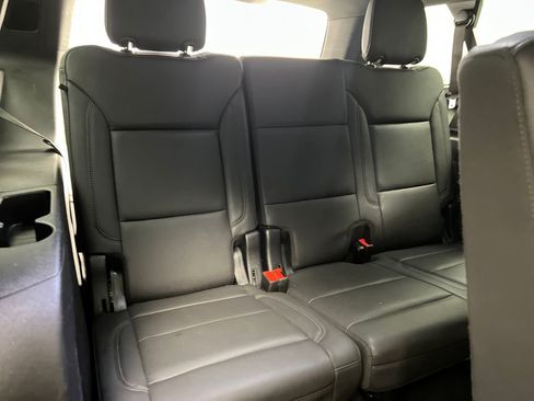Used 2025 Chevrolet Suburban Z71 AWD/4WD image 29