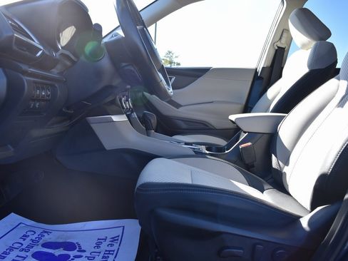 Used 2022 Subaru Forester Premium image 8