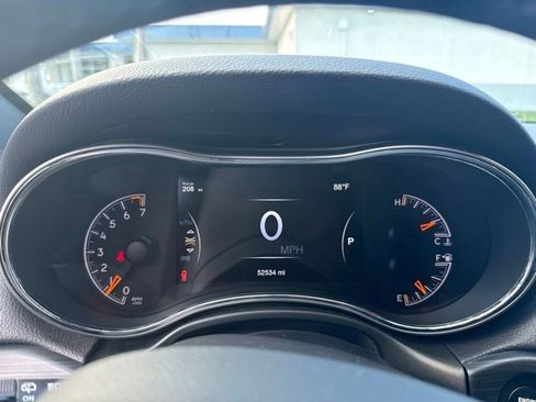 Used 2020 Jeep Grand Cherokee Limited AWD/4WD image 1