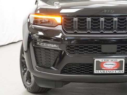 Used 2026 Jeep Grand Cherokee Limited w/ Limited Altitude Package AWD/4WD image 7