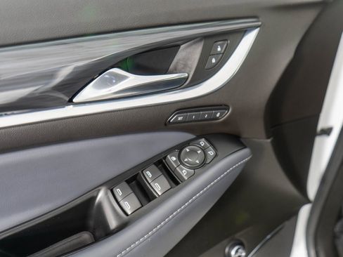 Used 2024 Buick Enclave Premium image 24