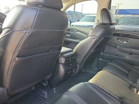 Used 2023 Honda Pilot Touring image 15