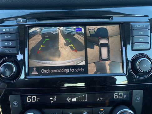 Used 2018 Nissan Rogue SV w/ Premium Package image 13